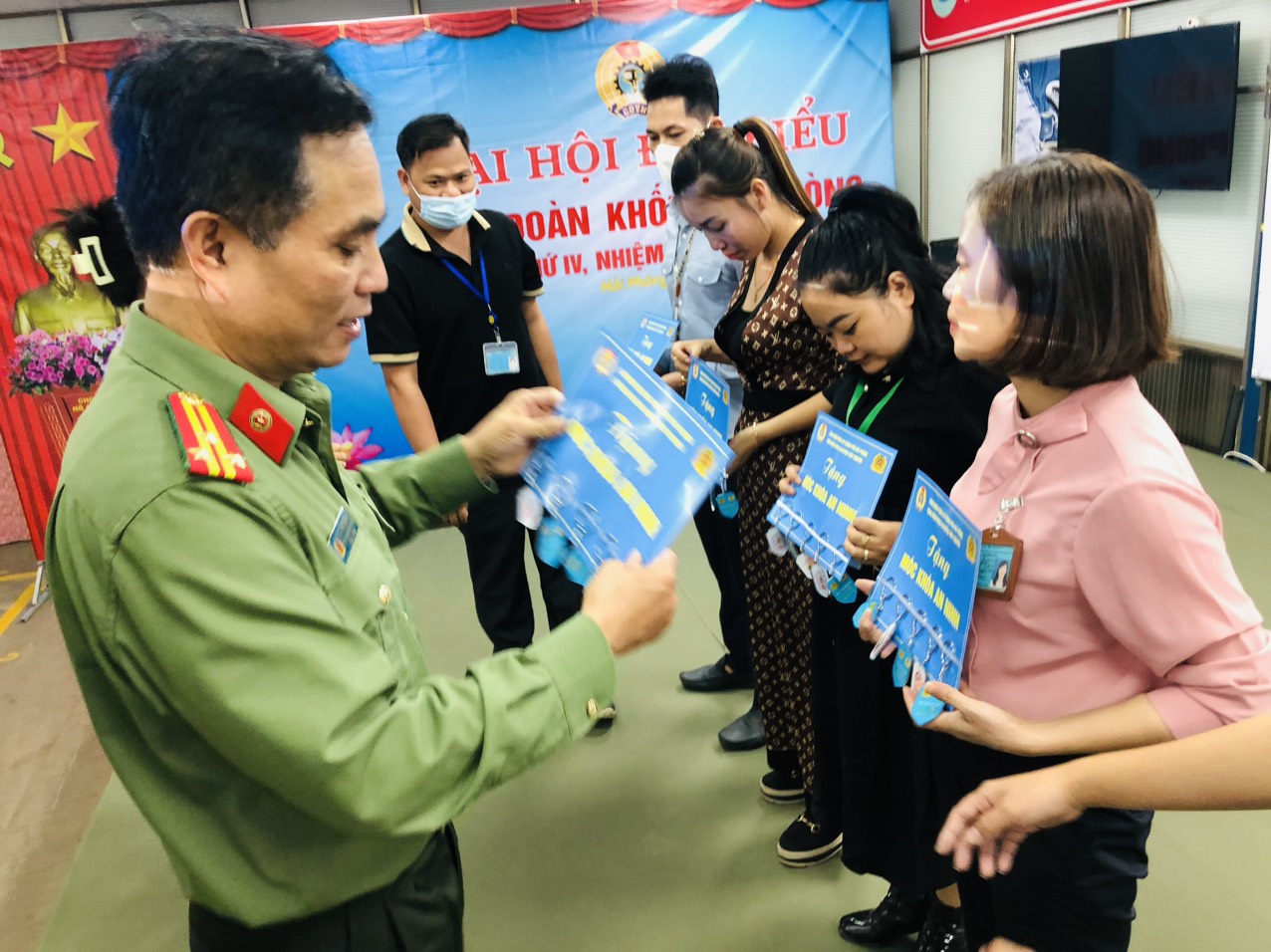 Thủ tục đăng ký thường trú, tạm trú đối với người dân sinh sống ổn định lâu dài tại các khu đất dịch vụ